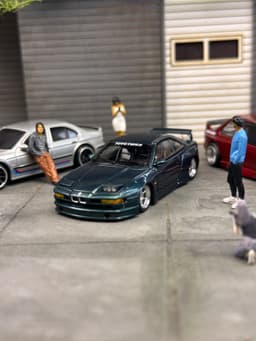 1:18 scale convertible roadster